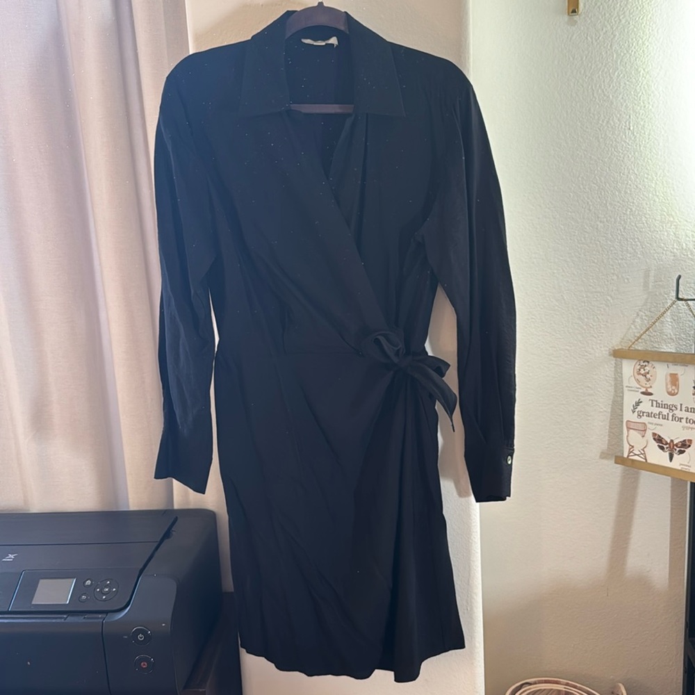 Vince Wrap-Front Tie-Waist Collared Long Sleeve Dress - Black - size L